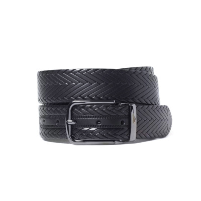 Δερμάτινη ζώνη από τον οίκο Armani σε μαύρο χρώμα. Το φάρδος της ζώνης είναι 3,5 εκατοστά και το μήκος στα 120 εκατοστά. Το μήκος προσαρμόζεται εύκολα στο μέγεθός που θέλετε.