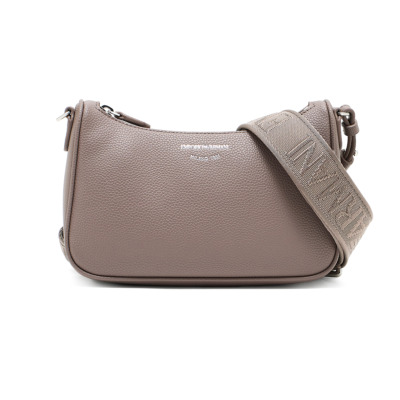 Γυναικεία τσάντα χειρός που μπορεί να φορεθεί και ως crossbody του οίκου Emporio Armani. Κλείνει με μαγνητικό κλιπ και διαθέτει μία κύρια ενιαία θέση Διαστάσεις: 23 x 14.5 x 6 cm Όλα τα προϊόντα μας παραδίδονται σε πολυτελή συσκευασία δώρου. Με την υπηρεσία της προσωποποίησης μπορείτε να προσθέσετε μονόγραμμα, το όνομα ή το λογότυπό σας.