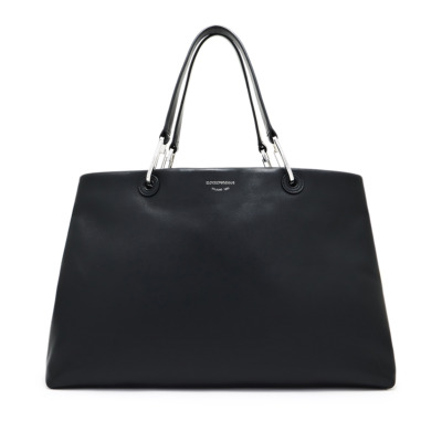 Γυναικεία τσάντα ώμου που μπορεί να φορεθεί και ως crossbody του οίκου Emporio Armani. Διαστάσεις: 48 x 32 x 18 cm Όλα τα προϊόντα μας παραδίδονται σε πολυτελή συσκευασία δώρου.